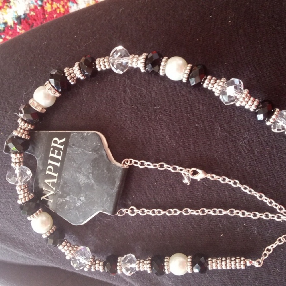 Black n white necklace